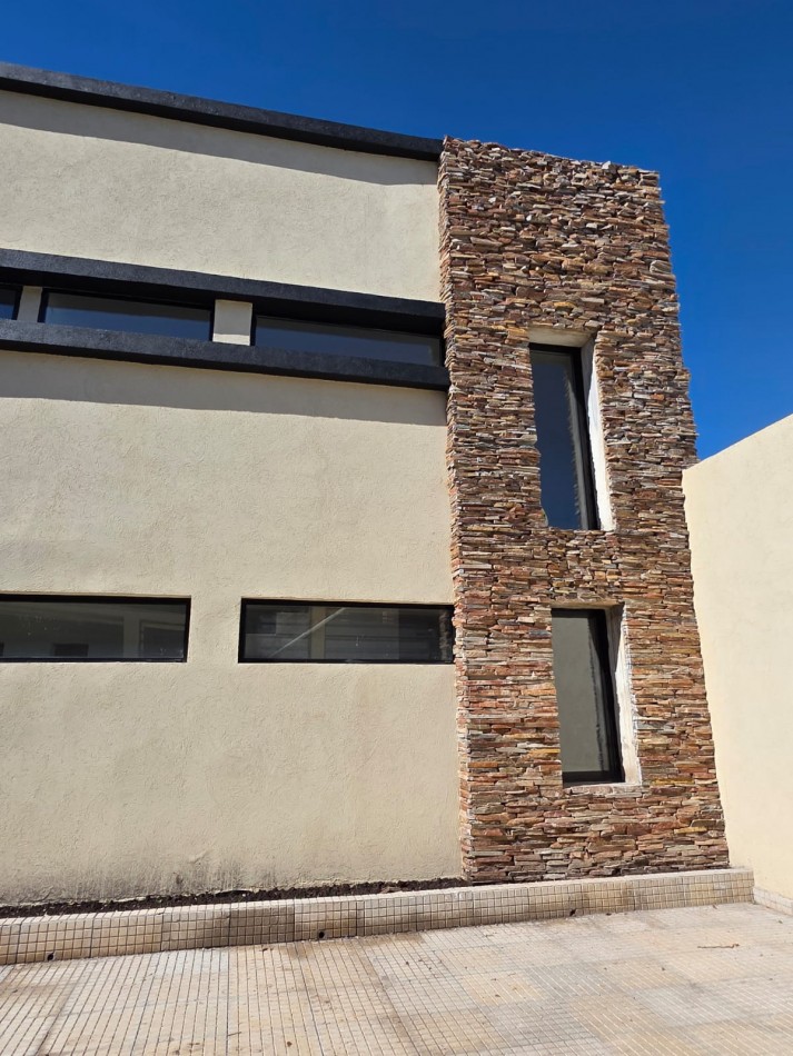 Duplex 2 dormitorios en Ituzaingo con cochera