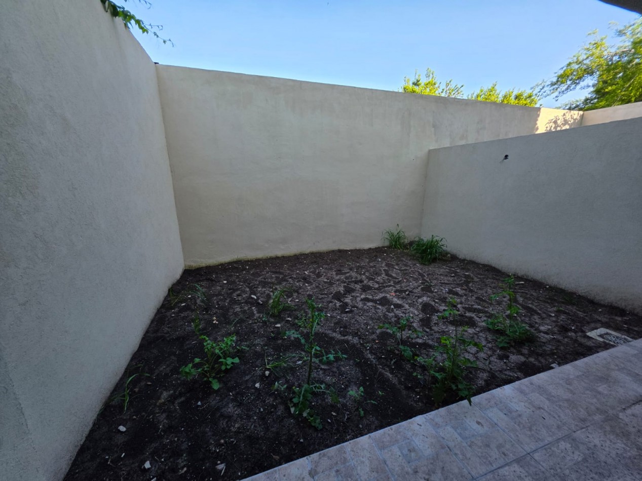 Duplex 2 dormitorios en Ituzaingo con cochera