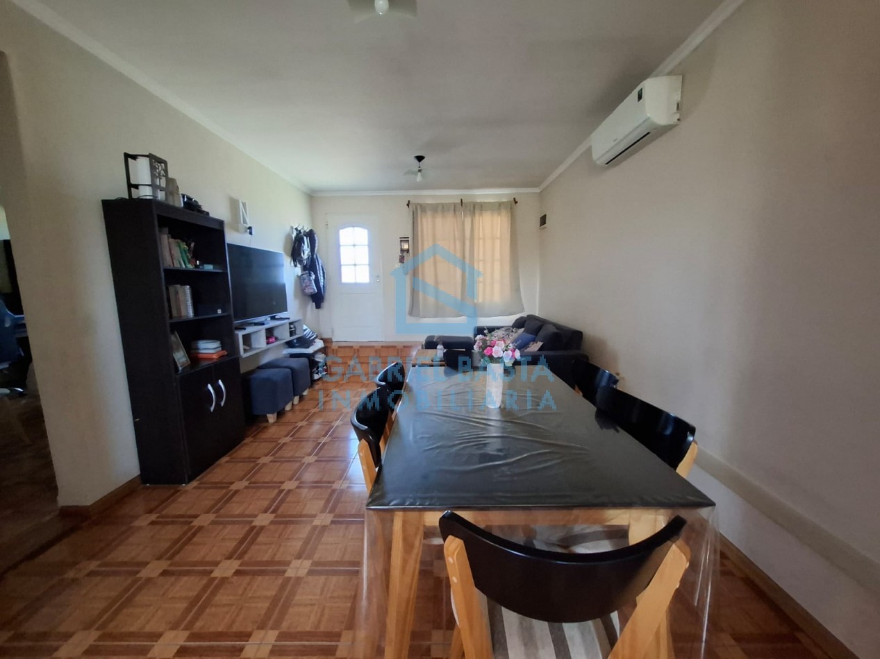 3 casas en bloque en Merlo centro