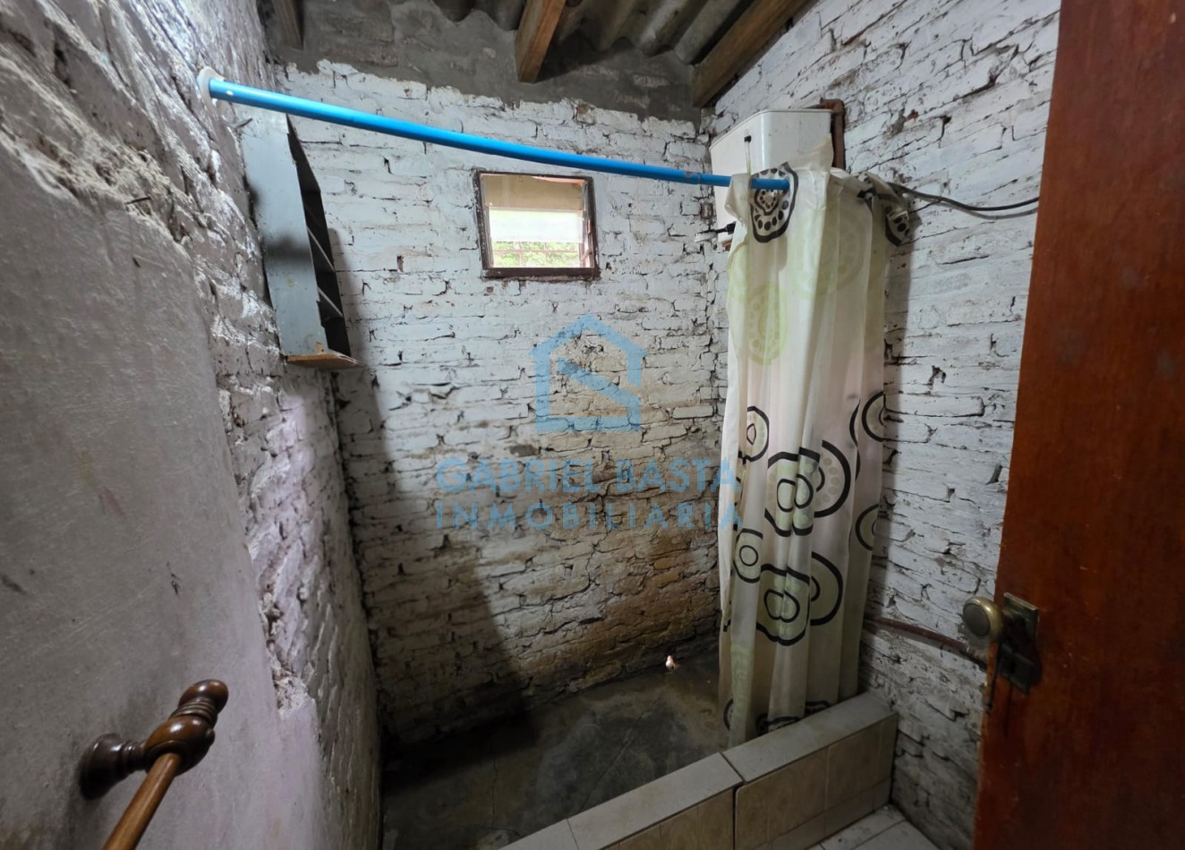 Casa 3 dormitorios a terminar sobre lote propio