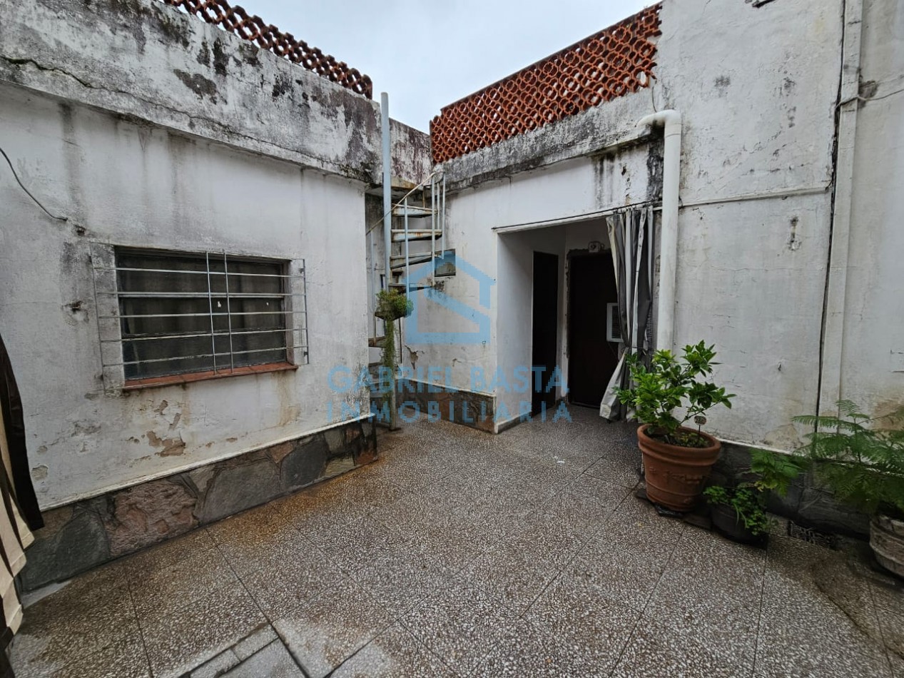 Importante casa en Merlo centro