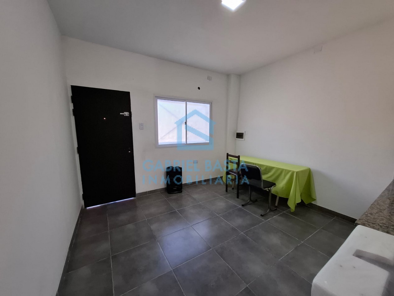 3 casas en bloque en Merlo centro