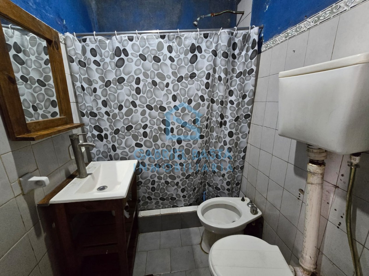 Dos casas en mismo terreno por pasillo