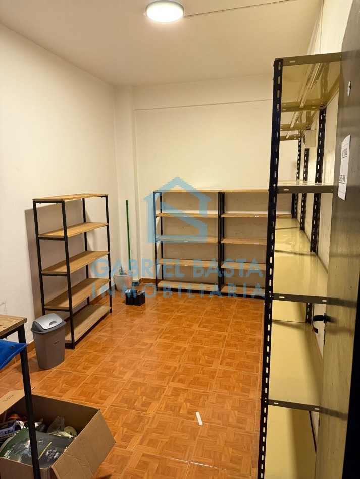 Oficinas en Merlo Centro sobre avenida