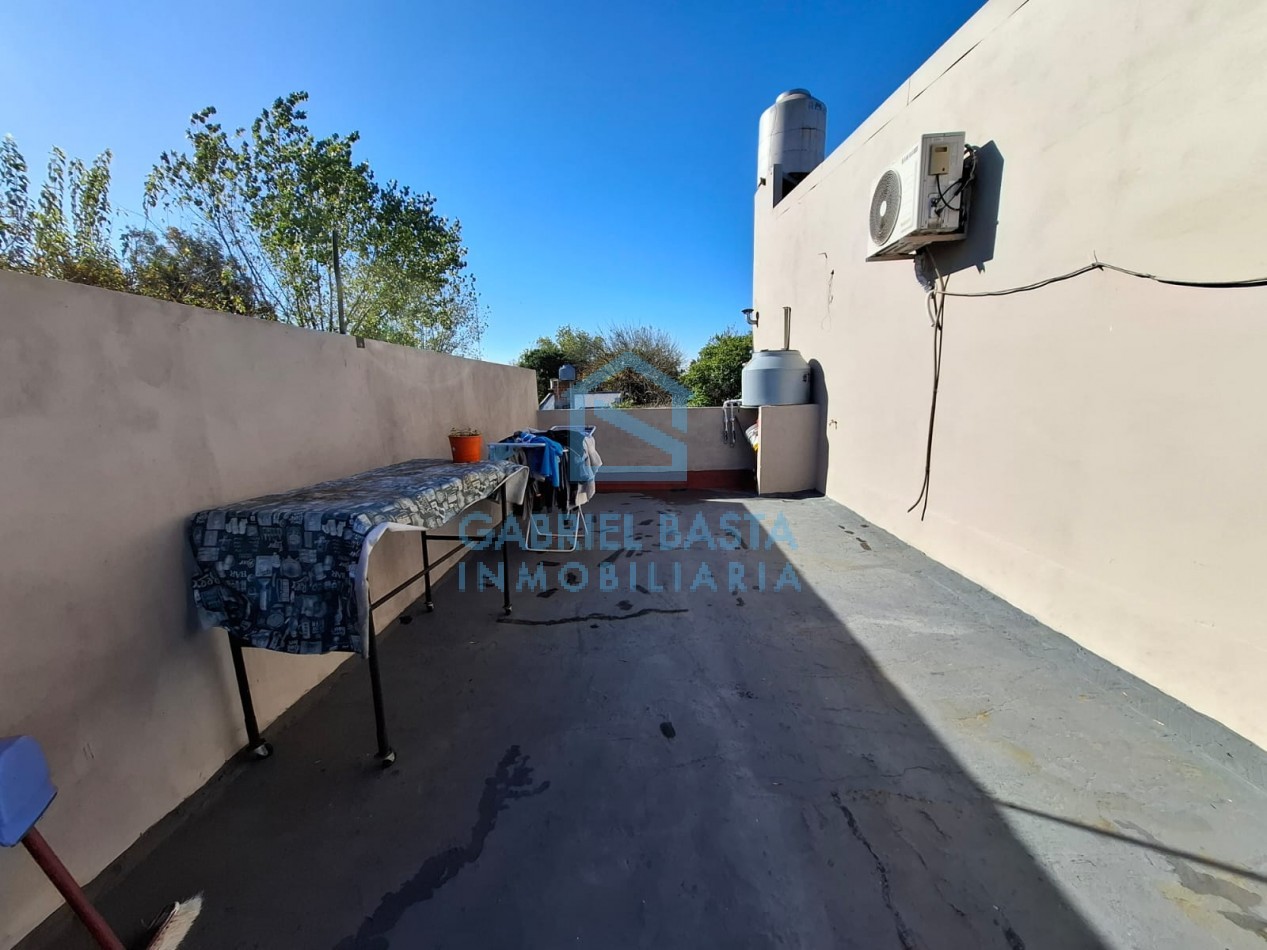 3 casas en bloque en Merlo centro