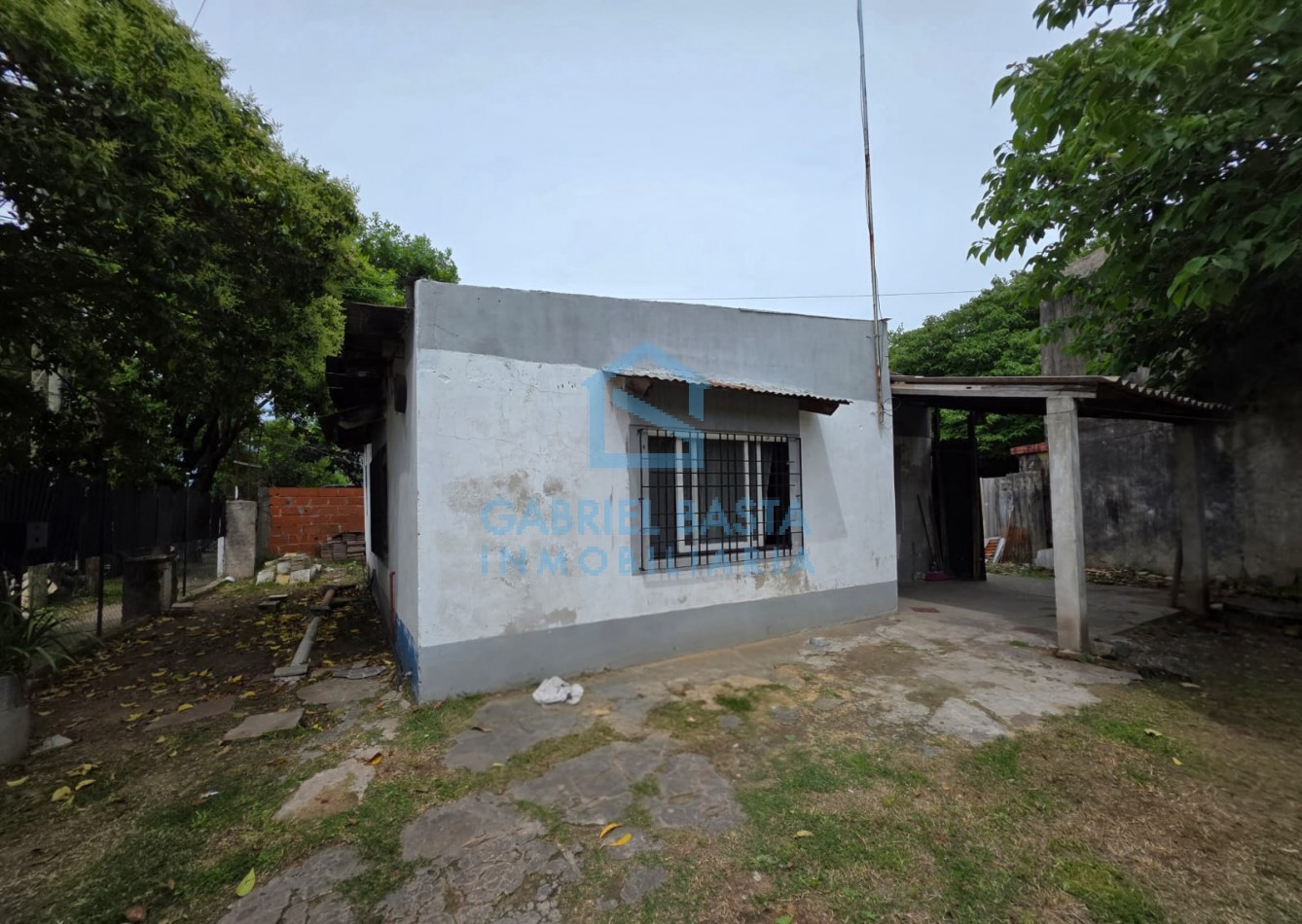 Casa 3 dormitorios a terminar sobre lote propio