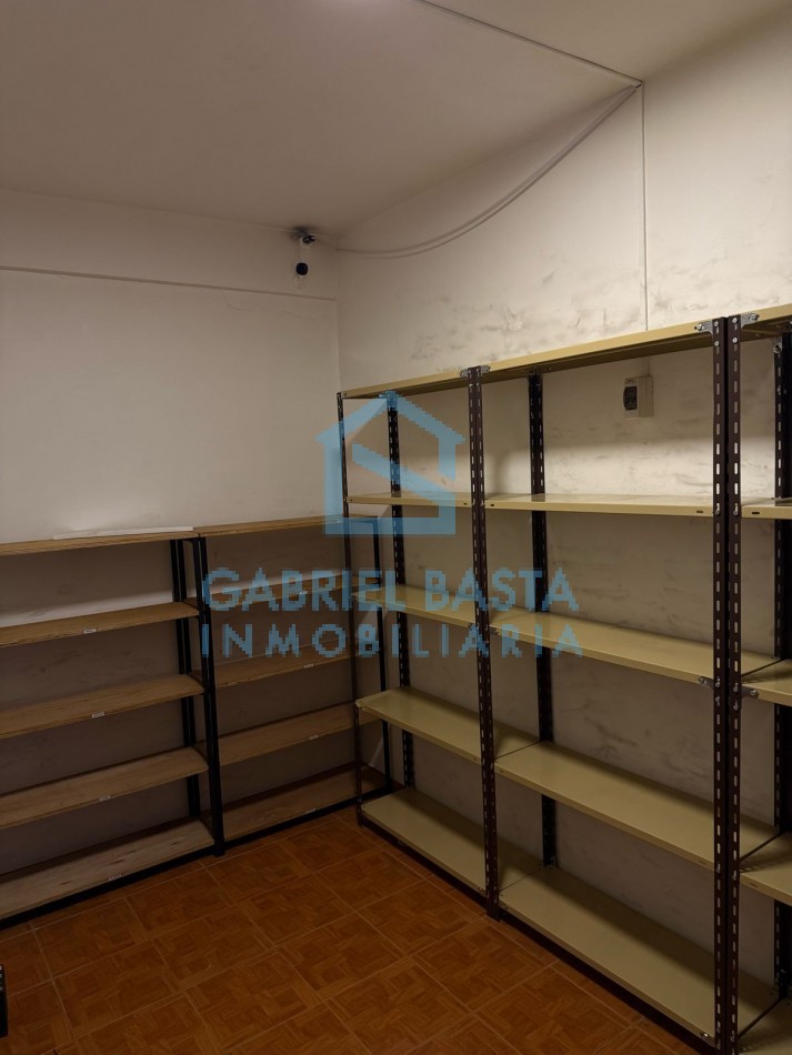 Oficinas en Merlo Centro sobre avenida