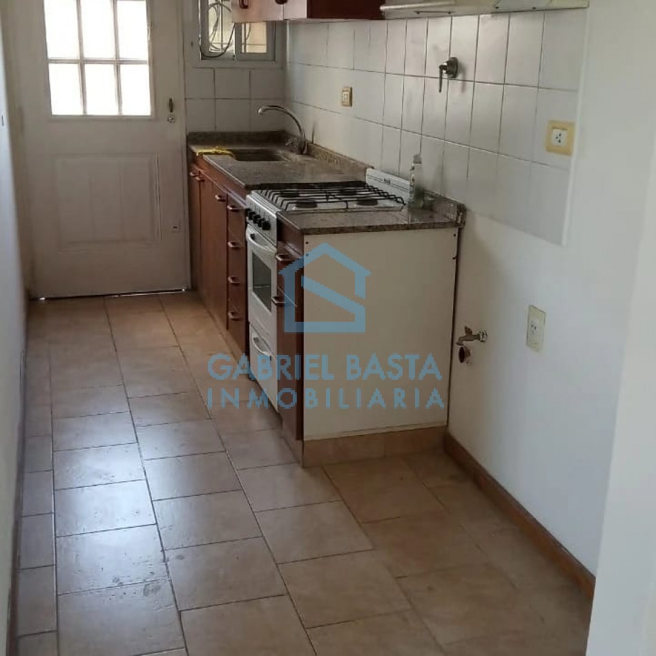 Departamento 2 ambientes Merlo centro