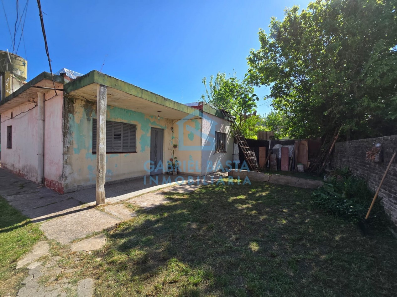 Dos casas en mismo terreno por pasillo