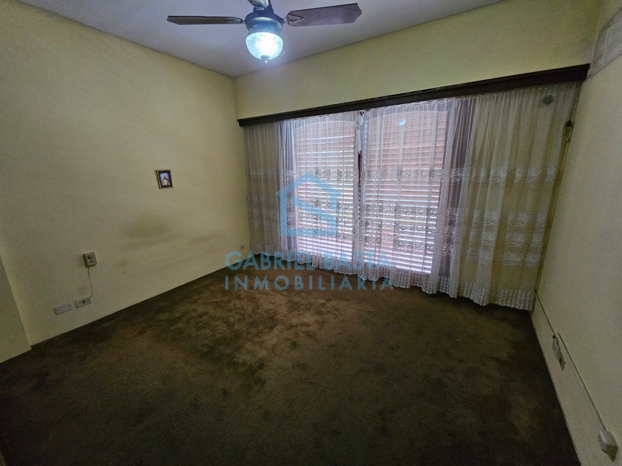 Importante casa en Merlo centro