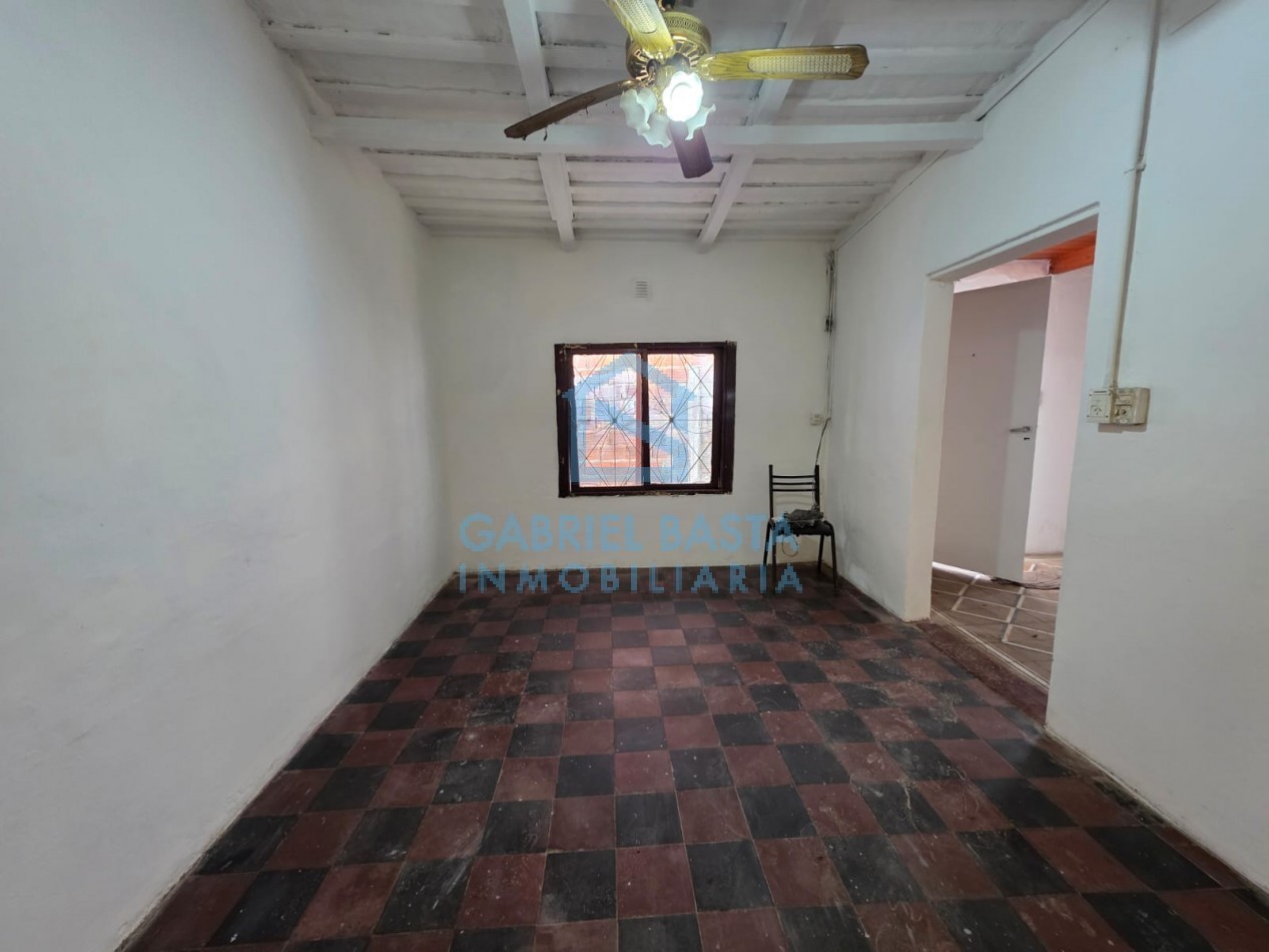 Casa sobre dos terrenos en Libertad