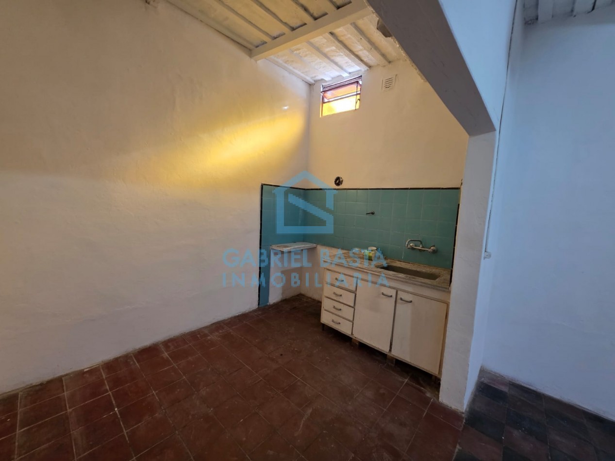 Casa sobre dos terrenos en Libertad