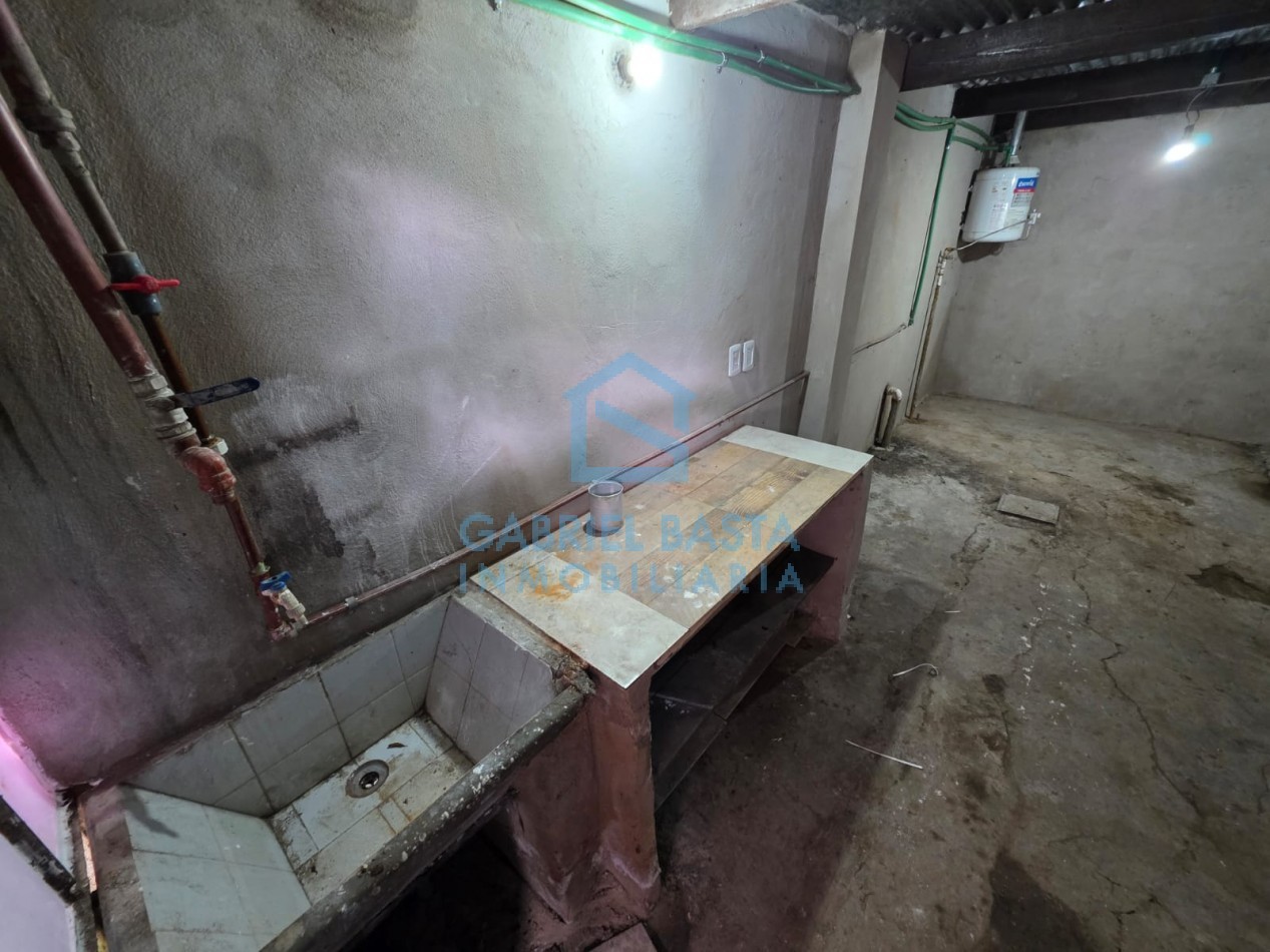 Casa sobre dos terrenos en Libertad