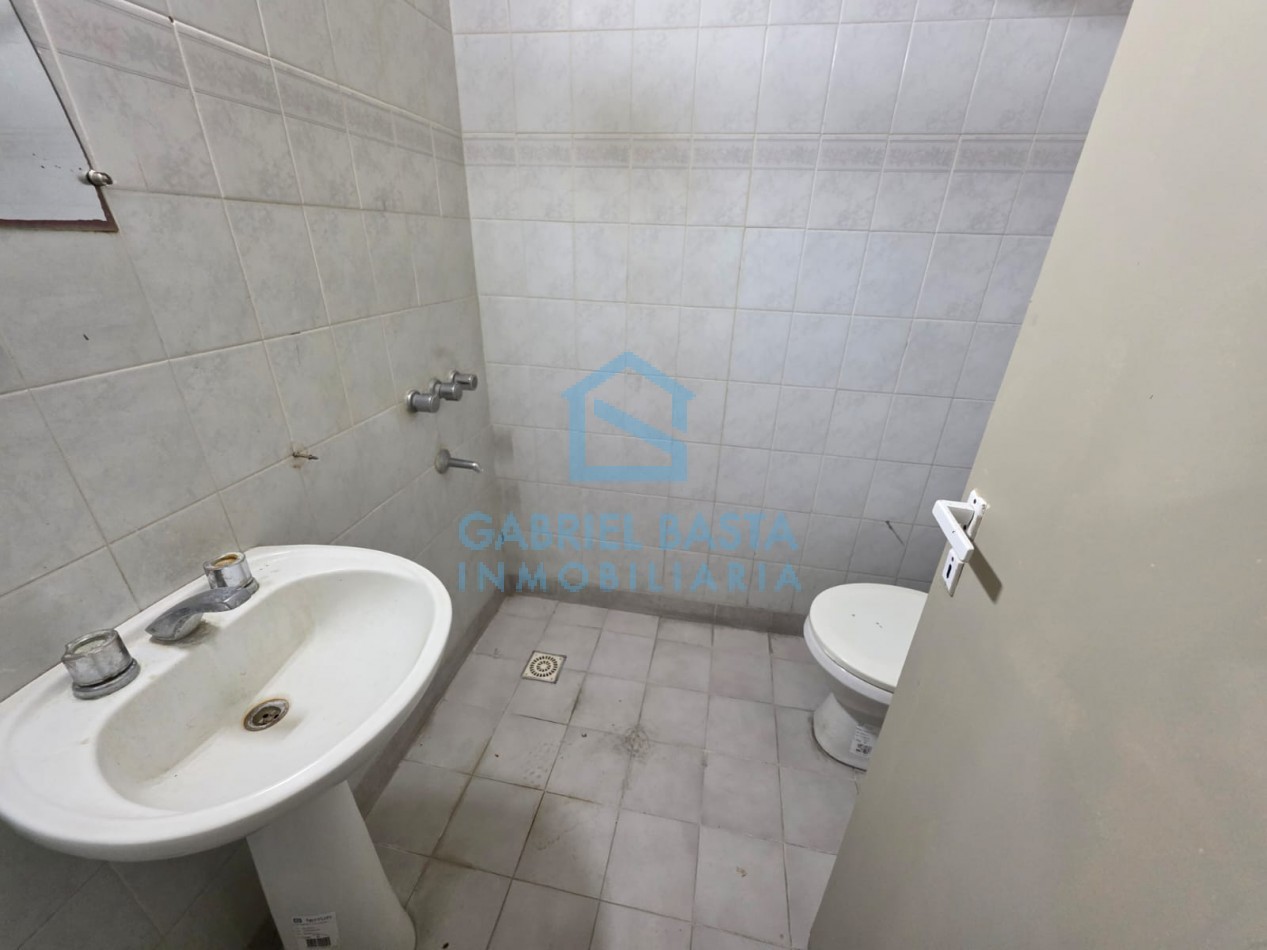 Departamento 2 ambientes con patio Merlo Centro