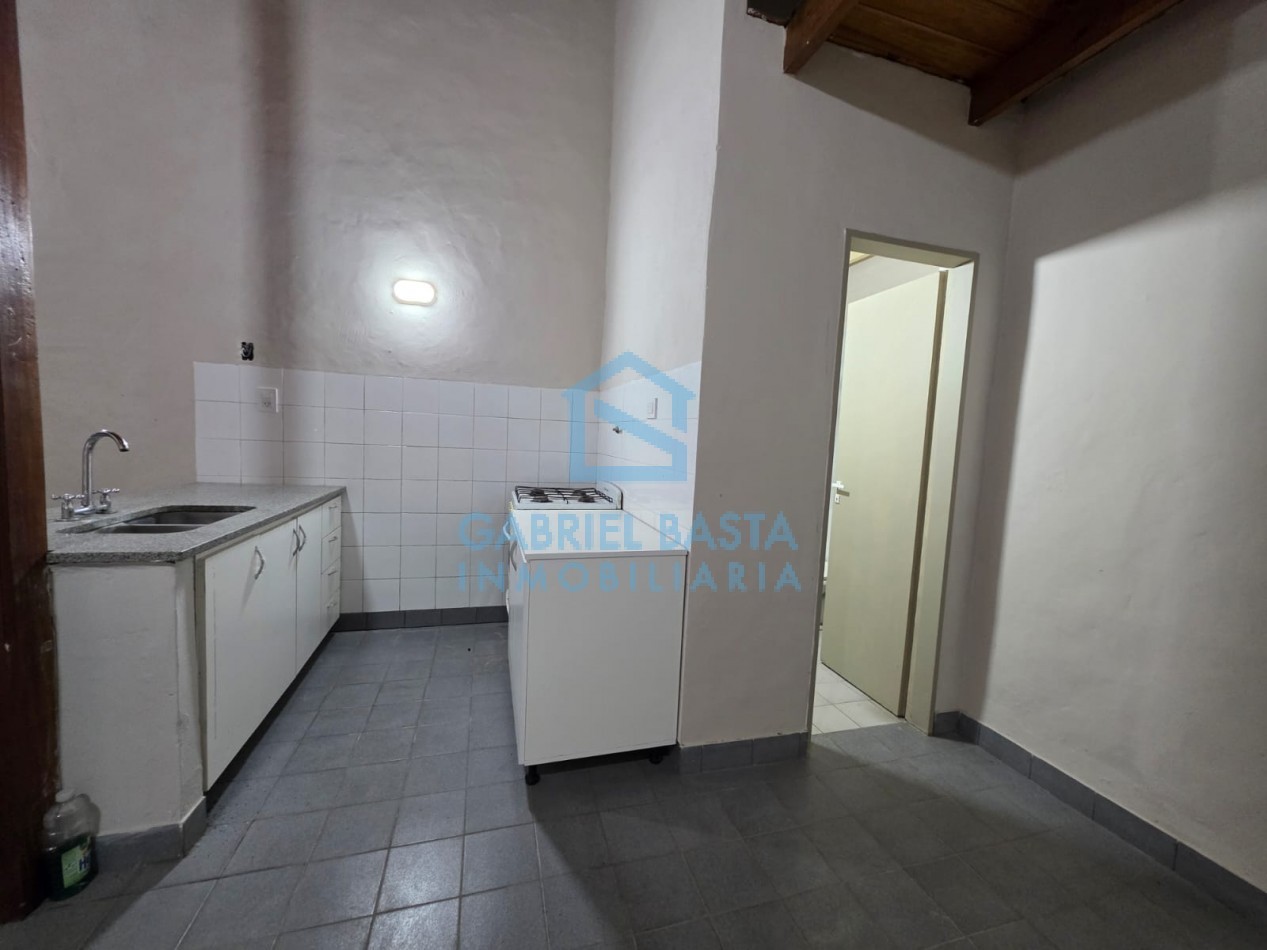 Departamento 2 ambientes con patio Merlo Centro