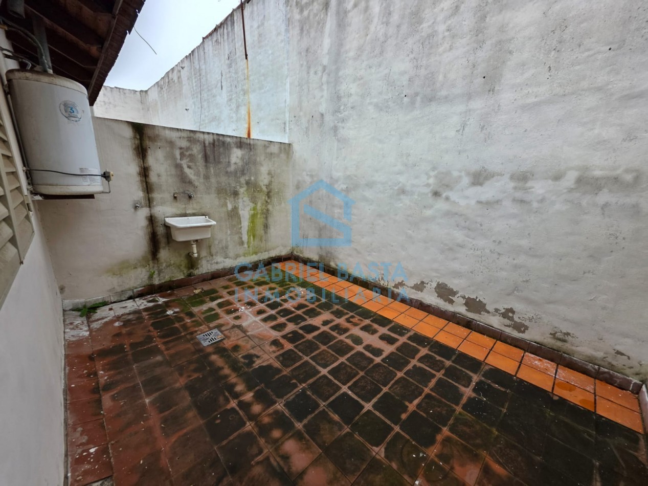 Departamento 2 ambientes con patio Merlo Centro