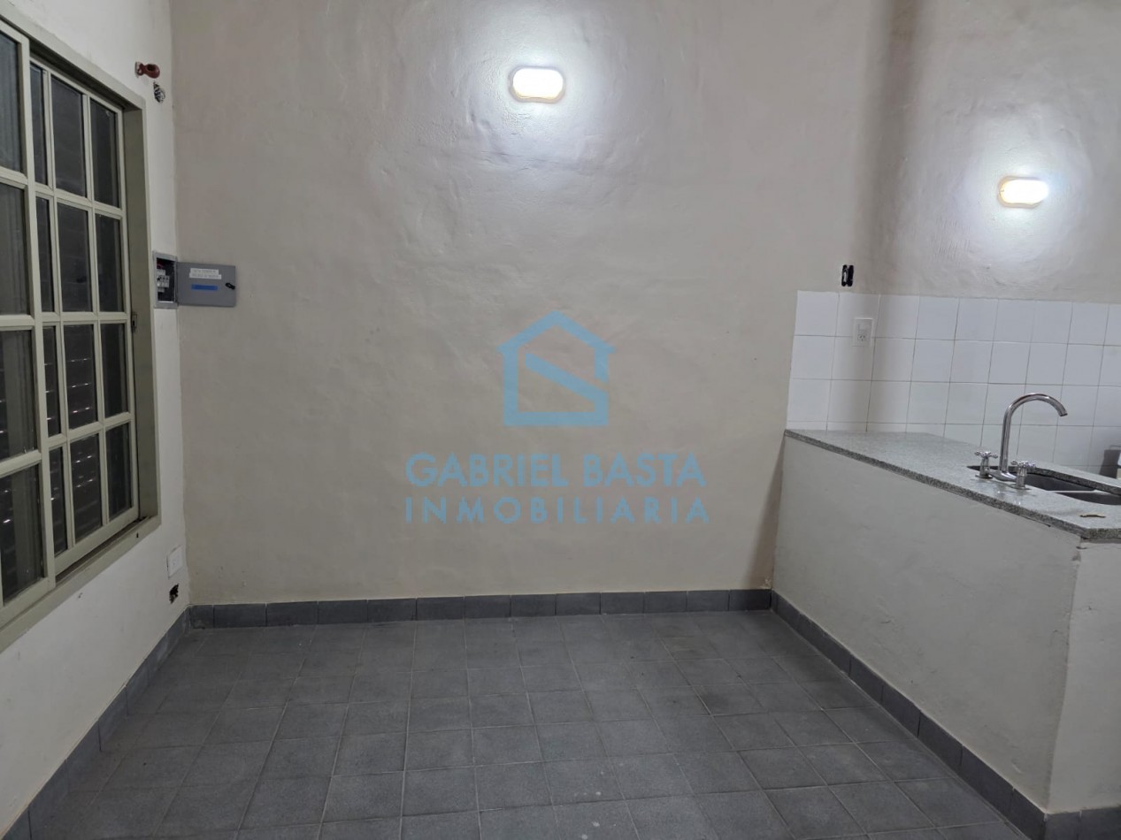 Departamento 2 ambientes con patio Merlo Centro