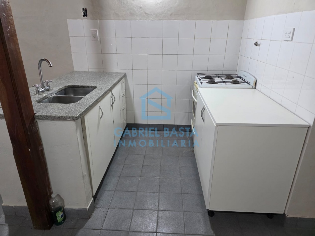 Departamento 2 ambientes con patio Merlo Centro