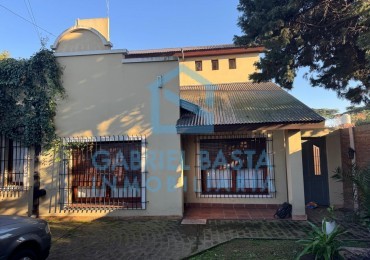 Casa con patio y pileta