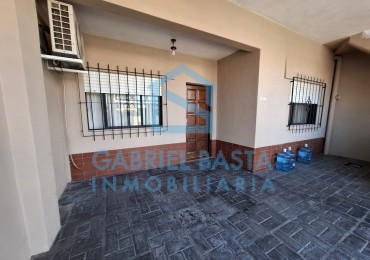3 casas en bloque en Merlo centro